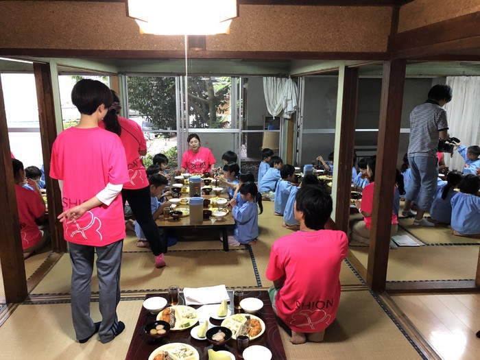 つかみどりのお魚を頂き園長先生から命の大切さのお話を聞きました