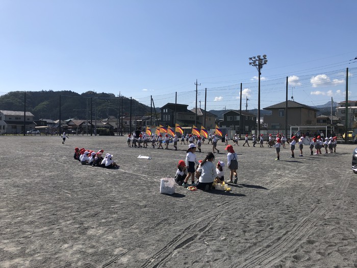 憧れの年長さんを見学します