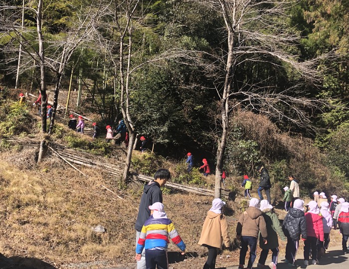 山道 坂道 頑張ります