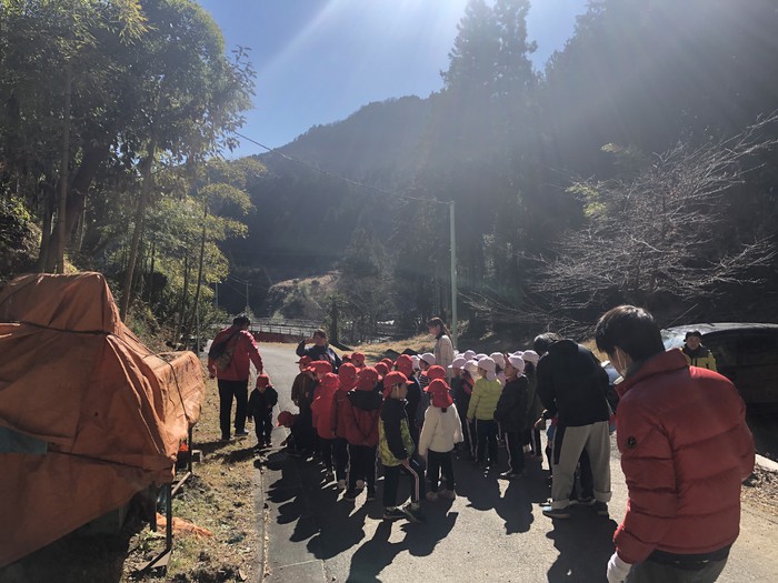 難しい下り坂を歩き下山してきました