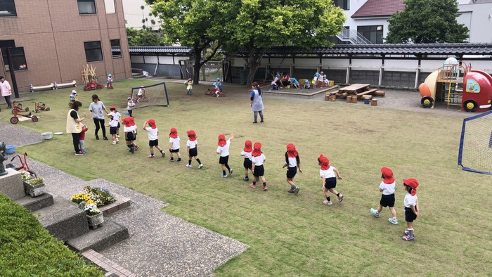 小山先生と16名の仲間たち