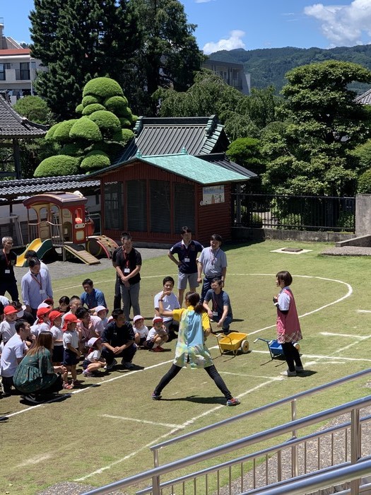 年長組は園庭でゲーム！