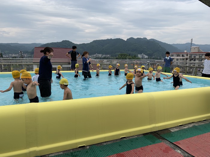 飛行機になって歩きまーす