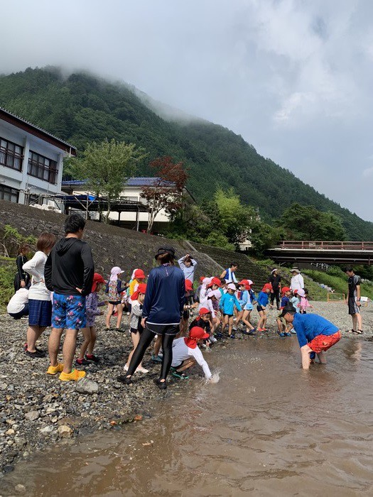 雨で水かさが増えていたので川には入れませんでした。