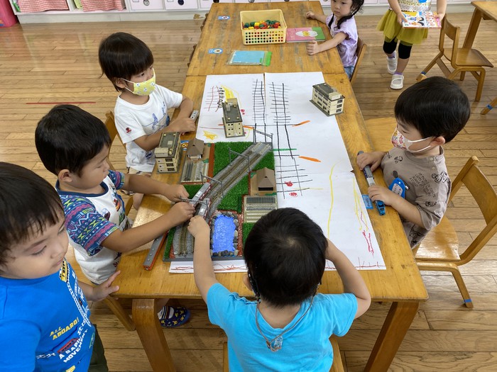 すみれ男子！バスの運転手の小林さんがくれたNゲージに夢中 