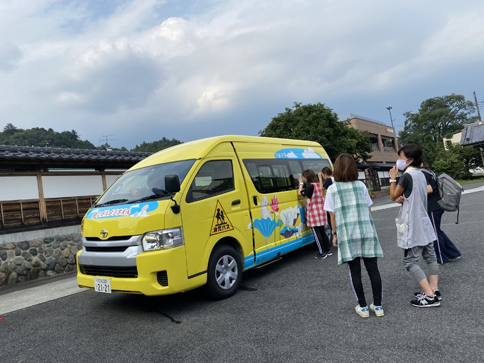 中にカンガルーさんたちが座っているのです 